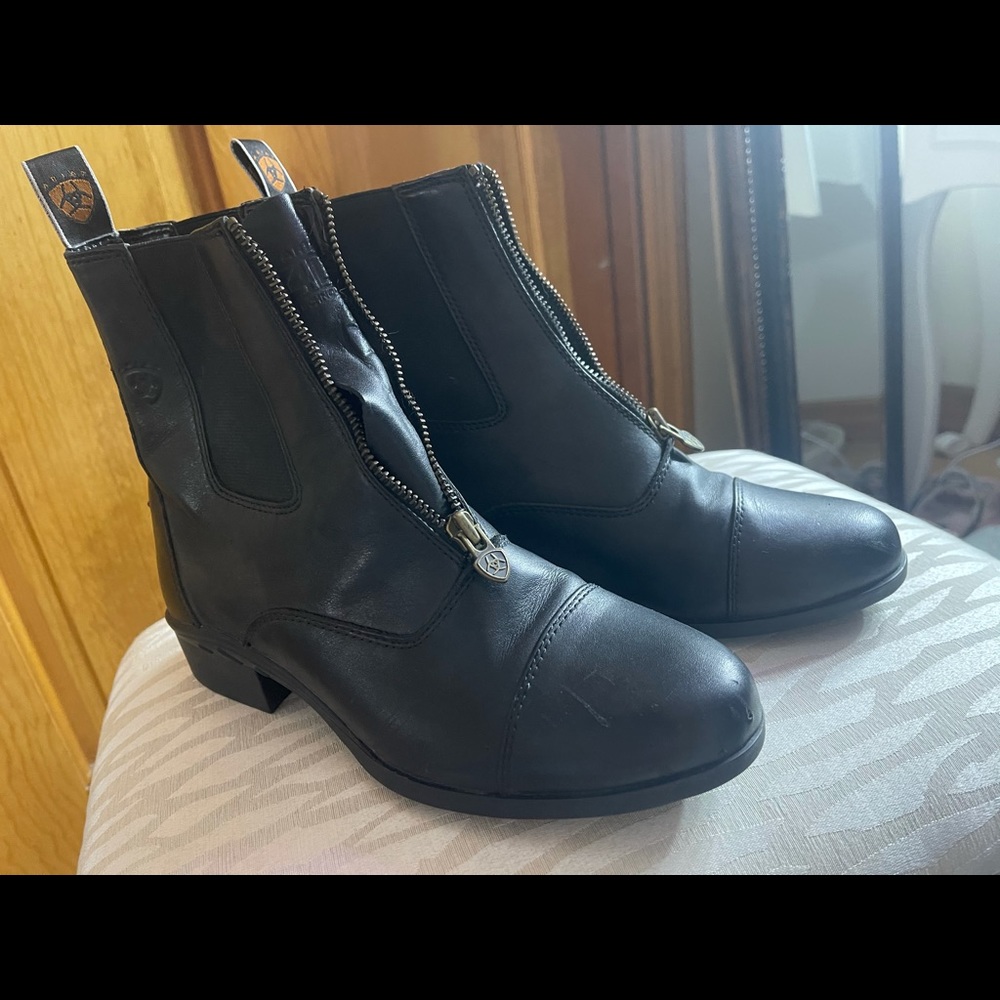 Ariat women’s paddock boots Size 7